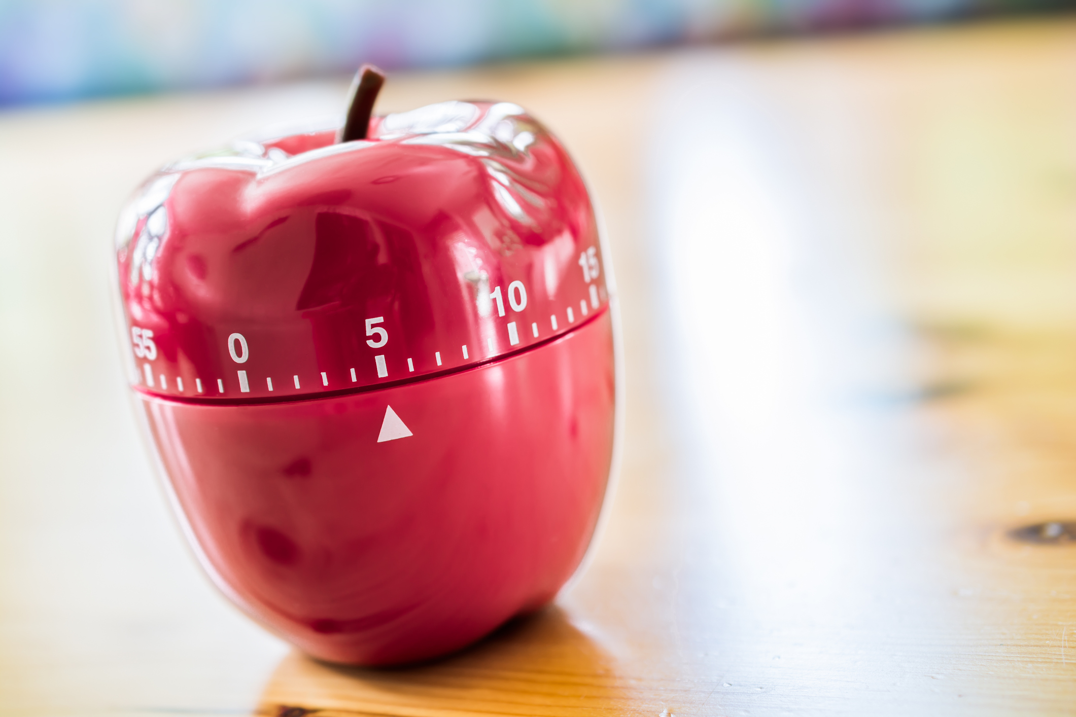 apple kitchen timer set to five minutes